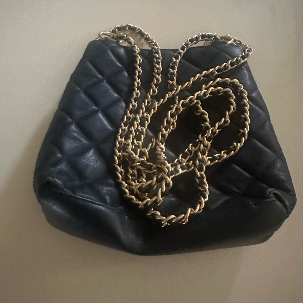 Vintage Giani Bernini Black Quilted Shoulder Bag with Gold Chain